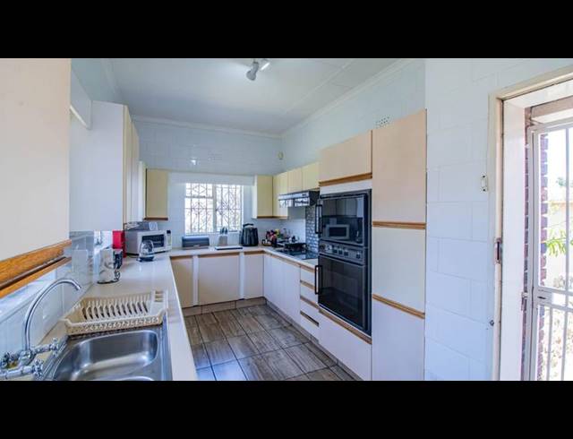 4 BEDROOM HOUSE FOR SALE IN LINMEYER